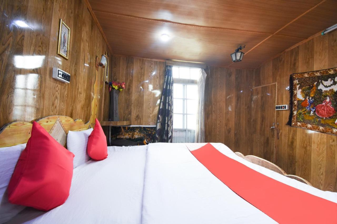 Готель Oyo 66637 Merlin Group Of Houseboats Срінагар Екстер'єр фото