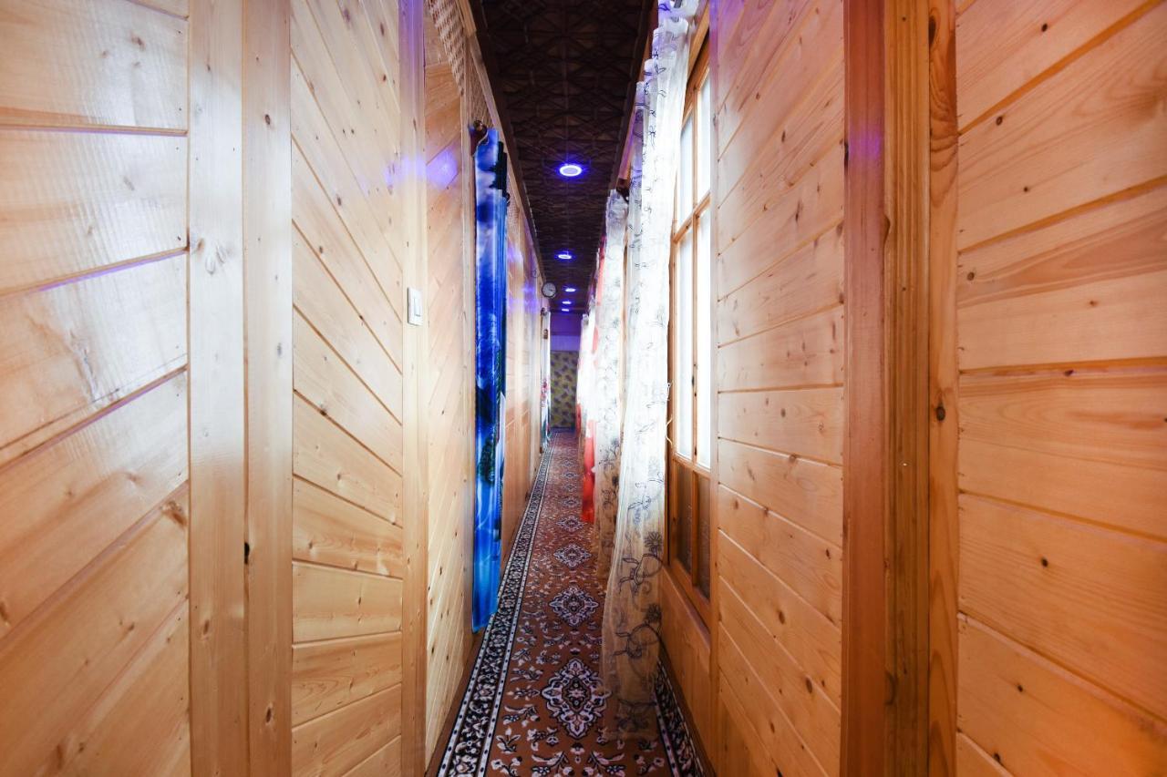 Готель Oyo 66637 Merlin Group Of Houseboats Срінагар Екстер'єр фото